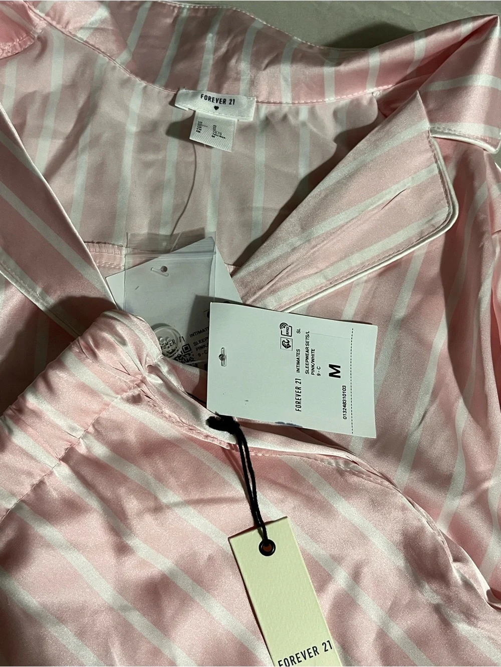 Forever 21 Pink and White Striped Satin Pajama Set Women’s Size Medium NWT
